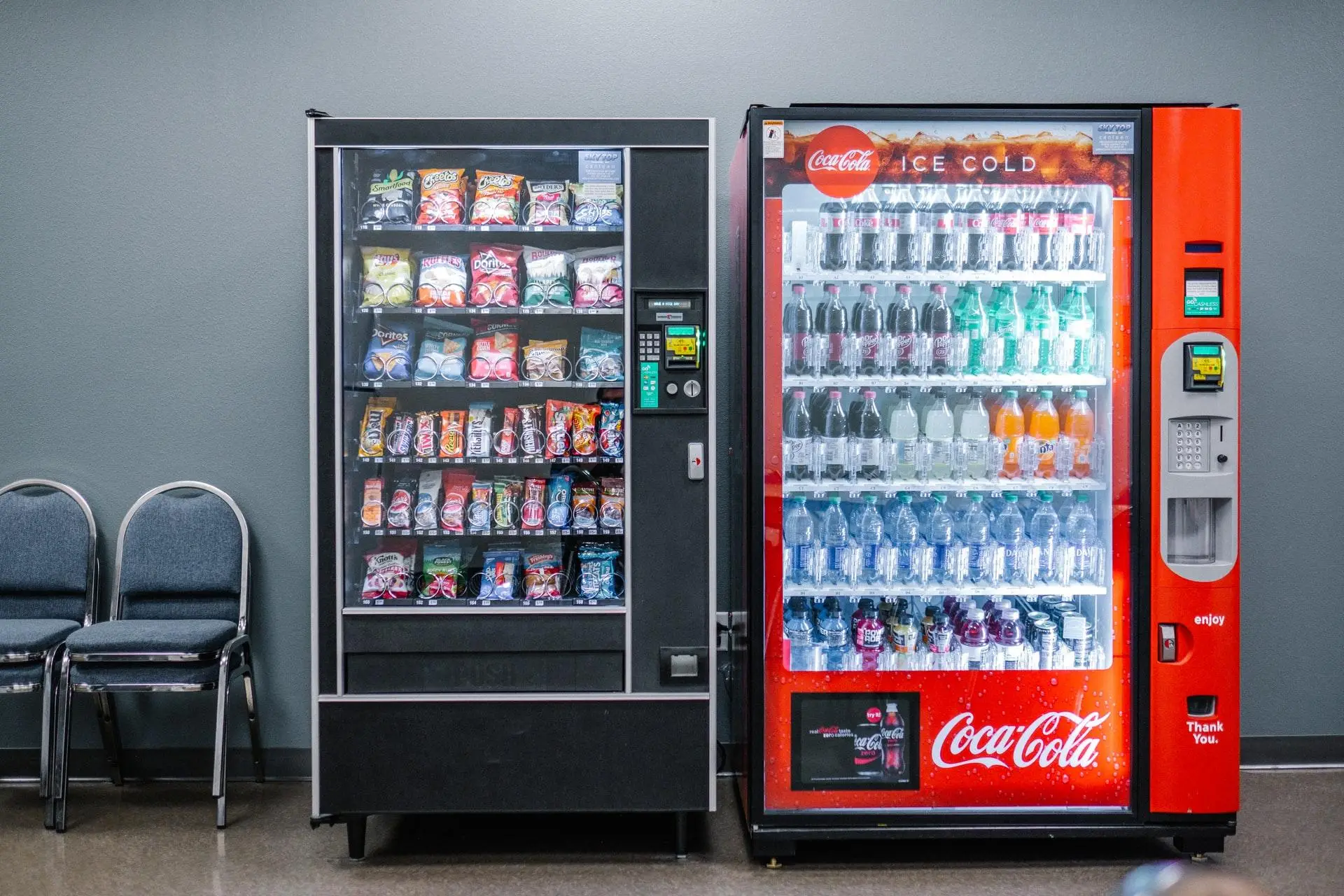 kenny-eliason-C0V7dWFVnec-unsplash Refurbished vending machine